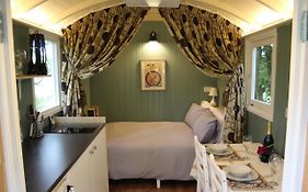 The Kestrel Shepherd Hut, Whitehouse Farm