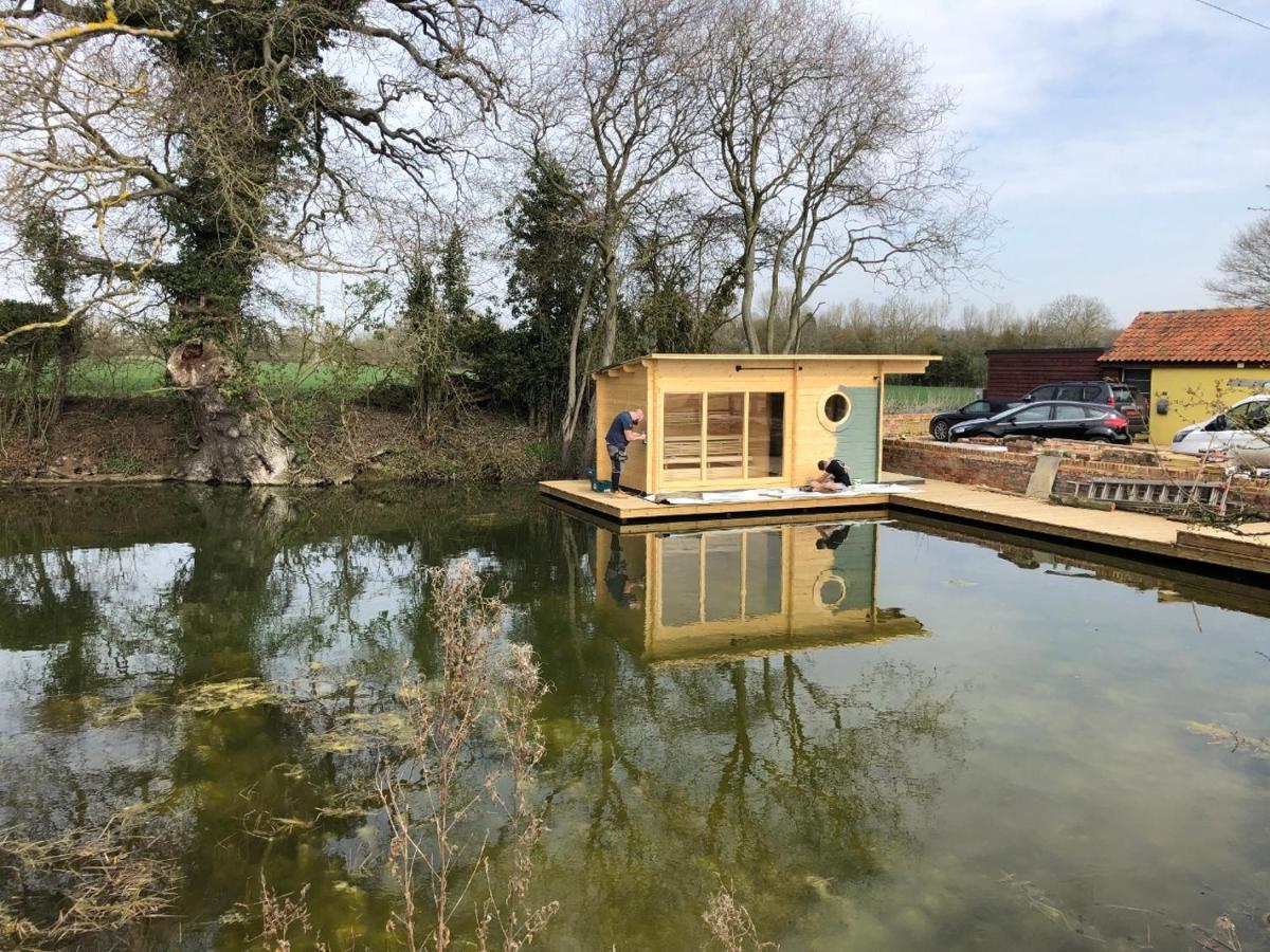 The Kestrel Shepherd Hut, Whitehouse Farm Stowmarket Exterior photo